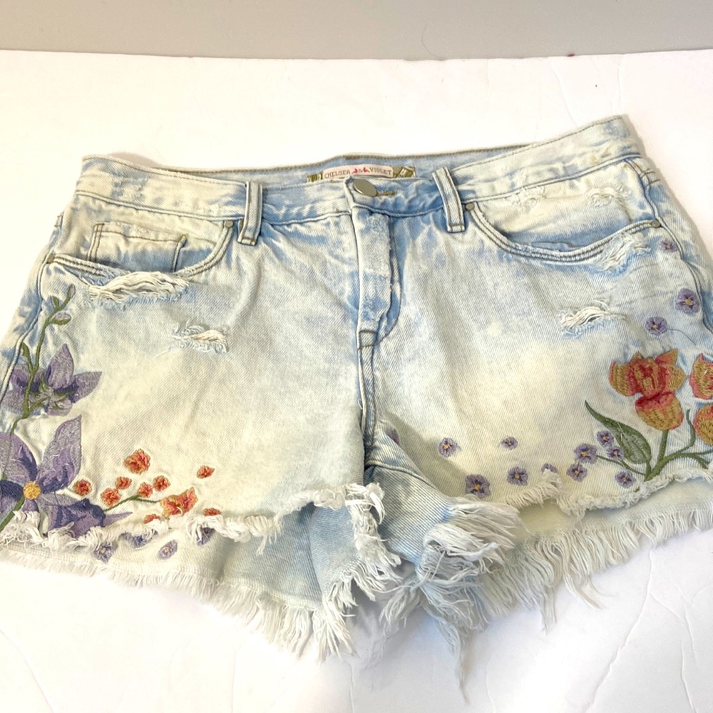 Chelsea & Violet Embroidery denim shorts